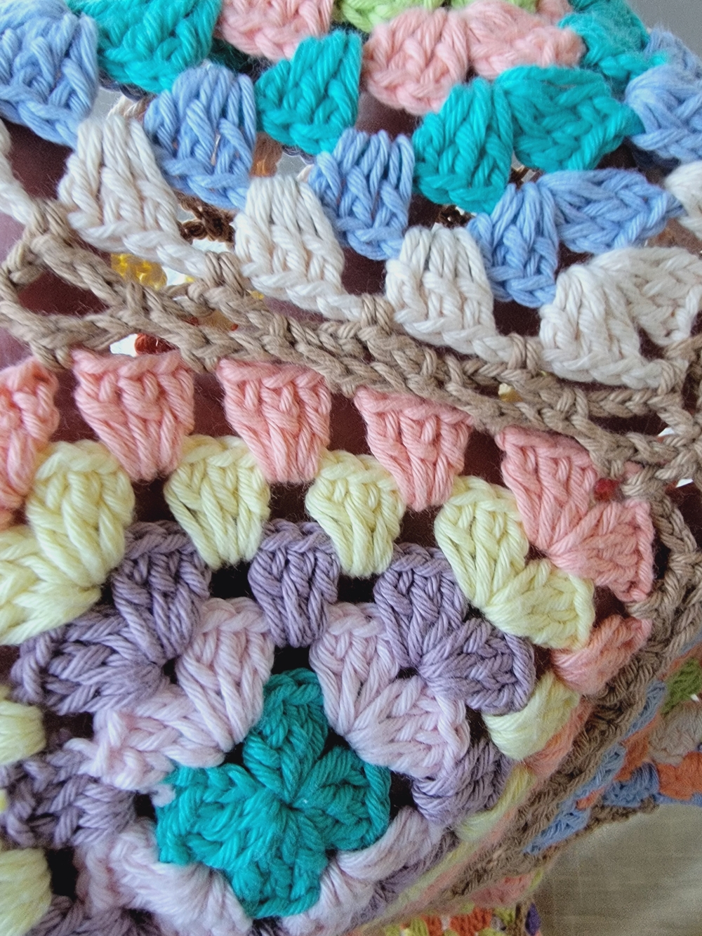 Tricia Fix Multicolor Crochet Granny Square Tote w/scarf Set Sample NO TAGS - Picture 10 of 13